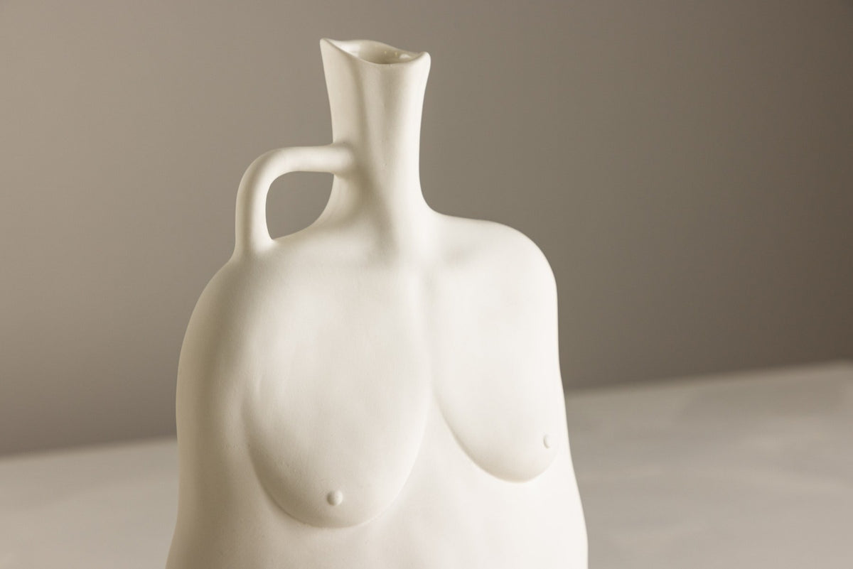 Conta Vase von Venture Home aus Steinzeug in Cremefarben, schlanke Form mit schmaler Öffnung, Höhe 25 cm, Off-White.