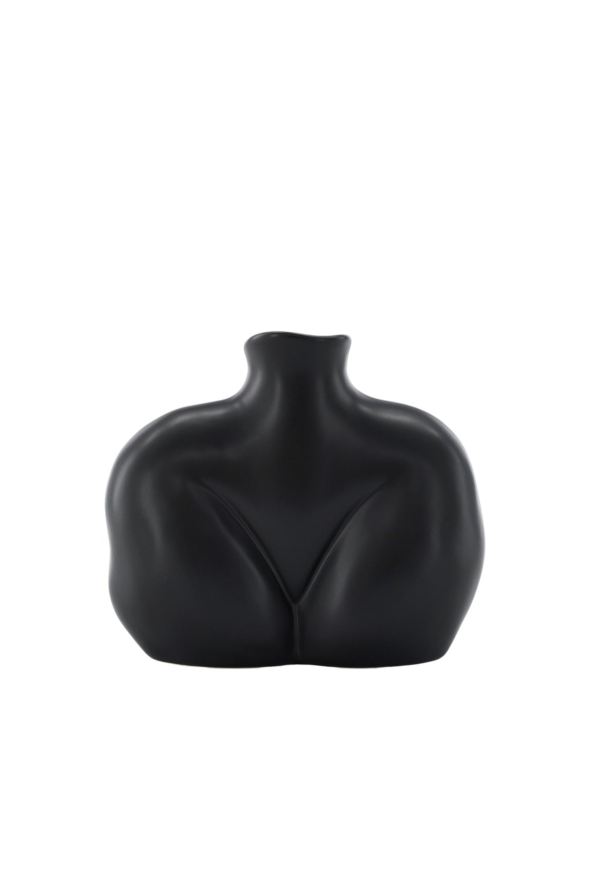 Cremefarbene Harvey Vase aus Steinzeug von Venture Home mit geschwungener, an die weibliche Form angelehnter Silhouette.