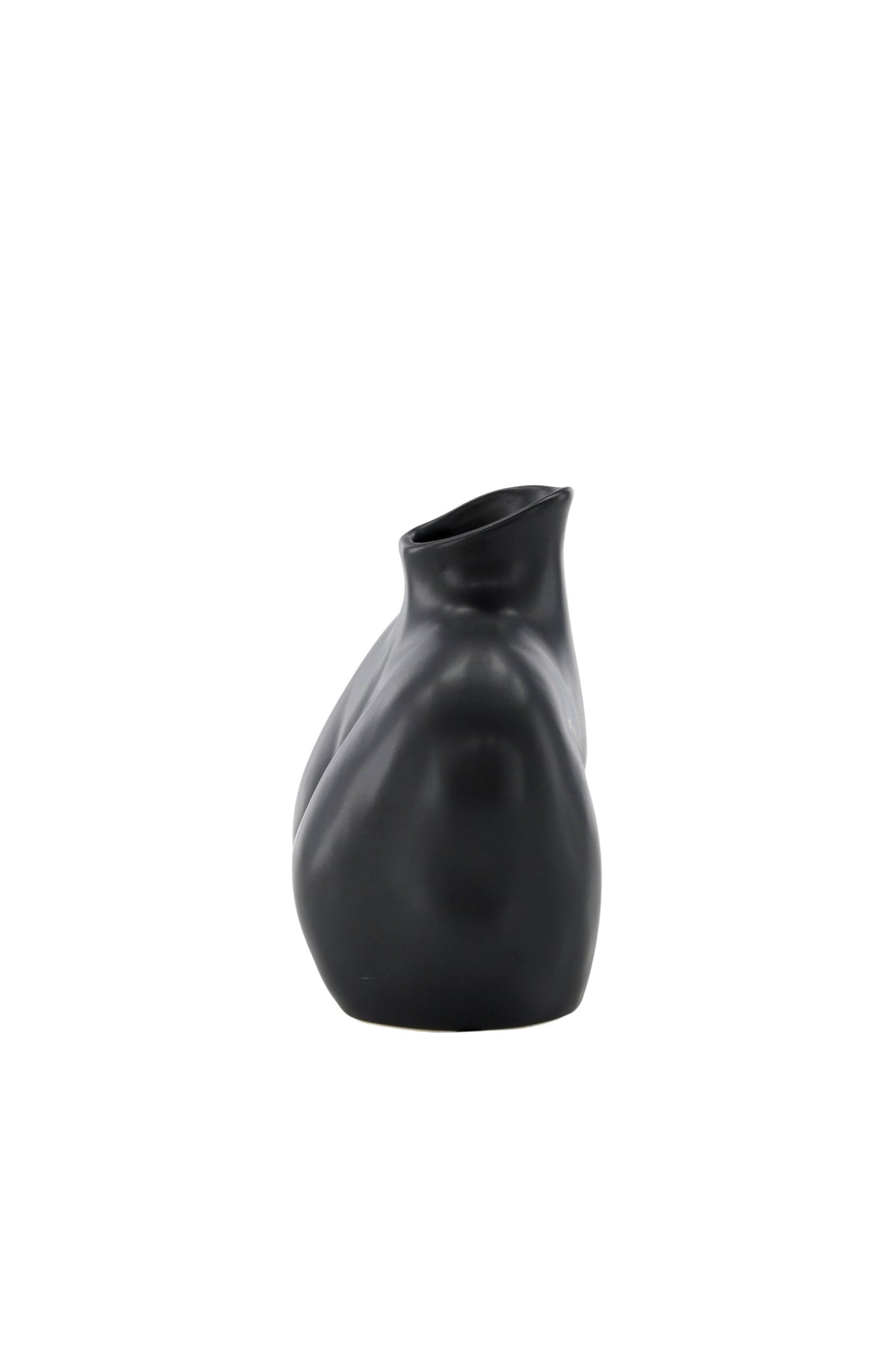 Cremefarbene Harvey Vase aus Steinzeug von Venture Home mit geschwungener, an die weibliche Form angelehnter Silhouette.