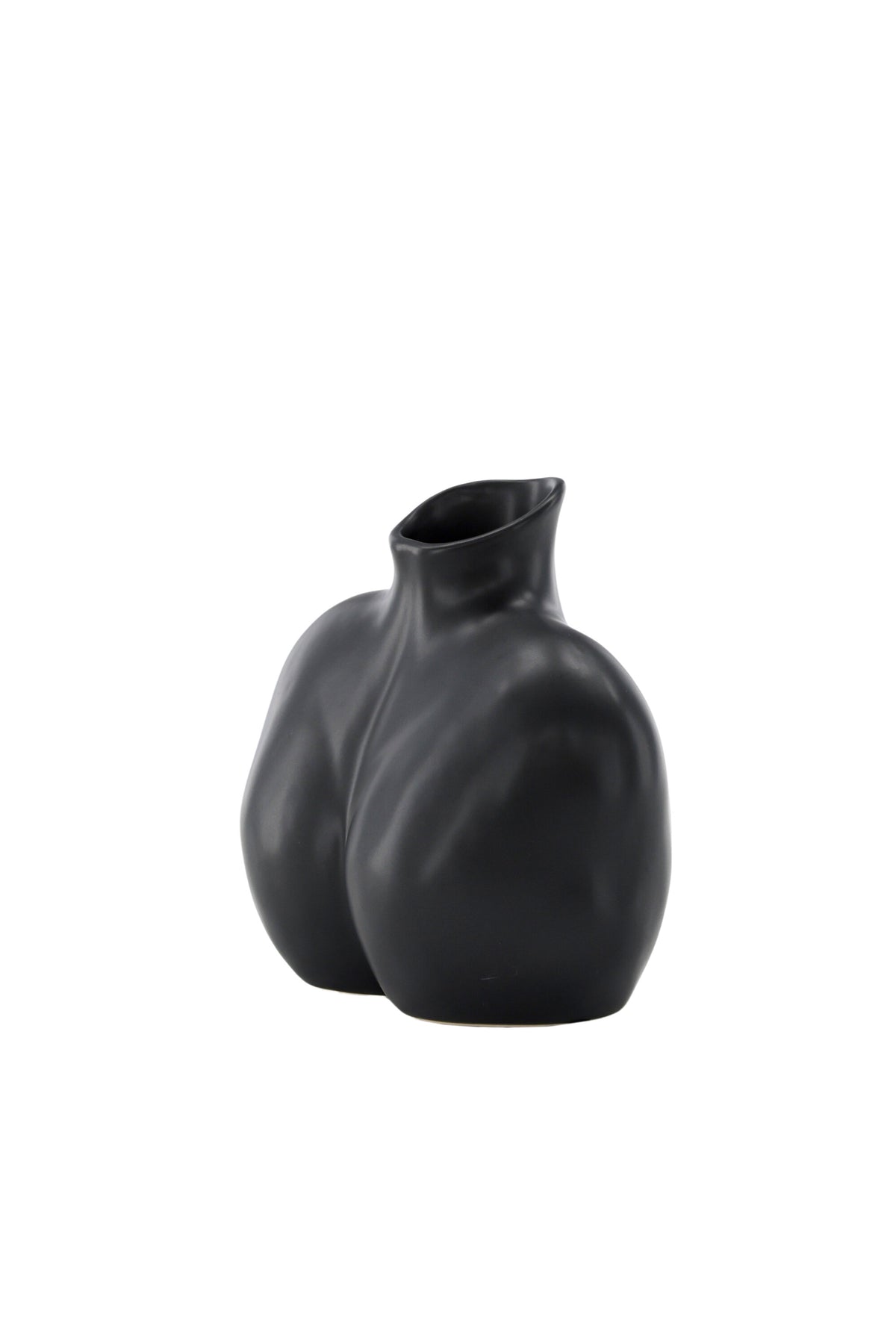 Cremefarbene Harvey Vase aus Steinzeug von Venture Home mit geschwungener, an die weibliche Form angelehnter Silhouette.