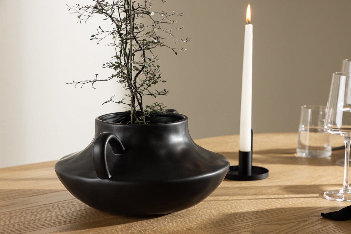 Holda Vase in Schwarz präsentiert im Onlineshop von KAQTU Design AG. Vase ist von Venture Home