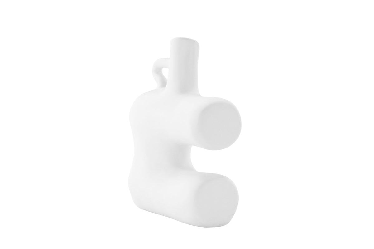 Weisse Vase Dity aus Steinzeug mit schmaler Öffnung, schlanker Form und glatter Oberfläche, freigestellt fotografiert.