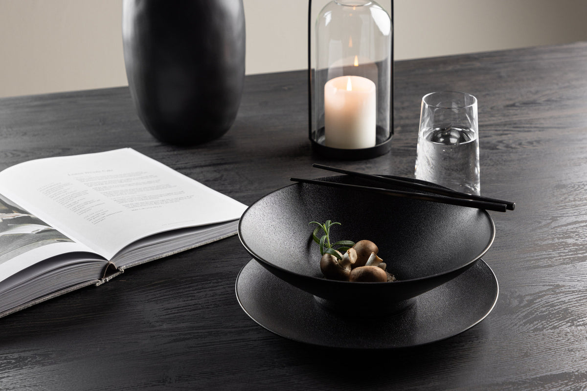 Wabi Sabi Bowl in Schwarz präsentiert im Onlineshop von KAQTU Design AG. Schale ist von Venture Home