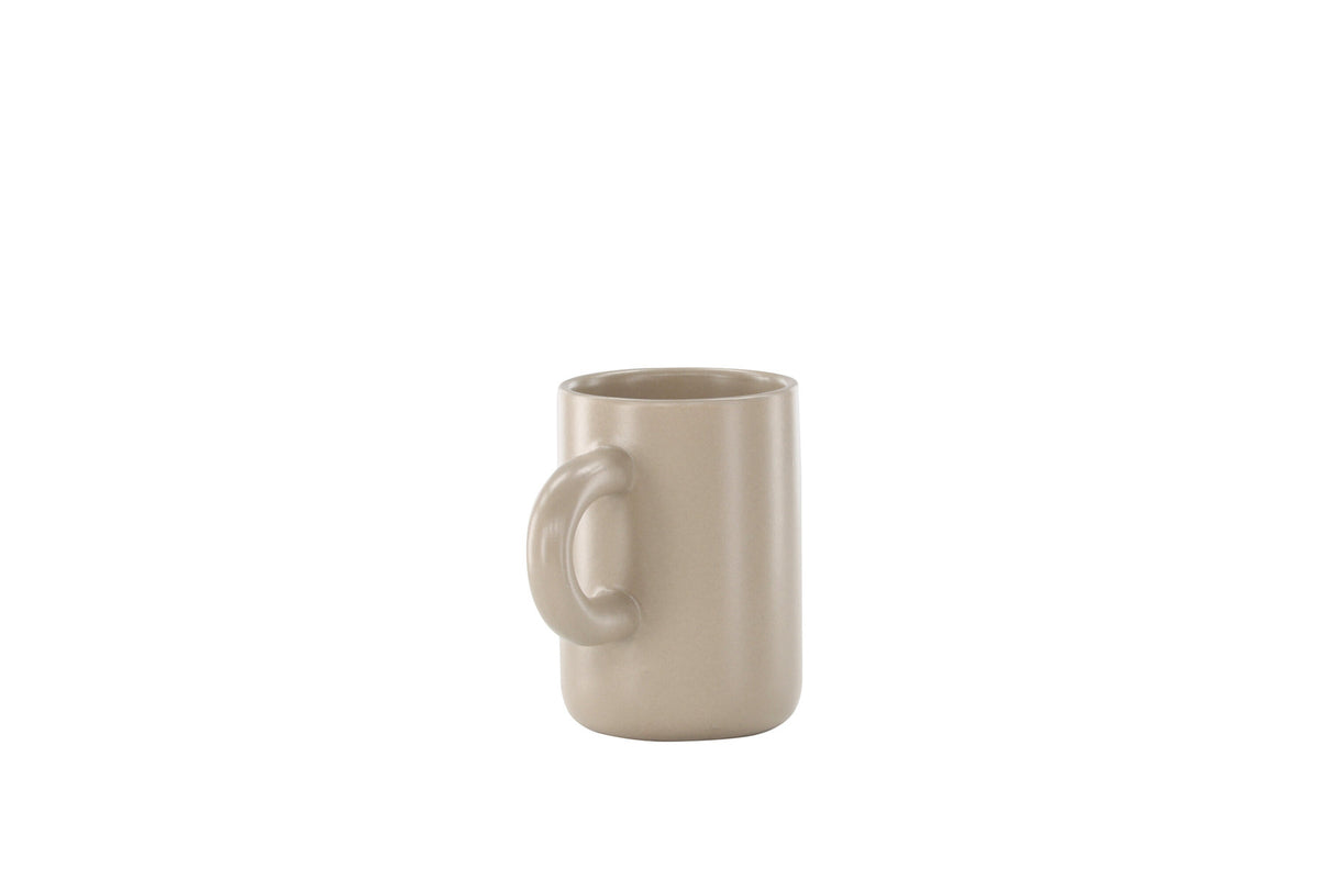 Active Kaffeetasse in Beige präsentiert im Onlineshop von KAQTU Design AG. Kaffeetassen ist von Venture Home
