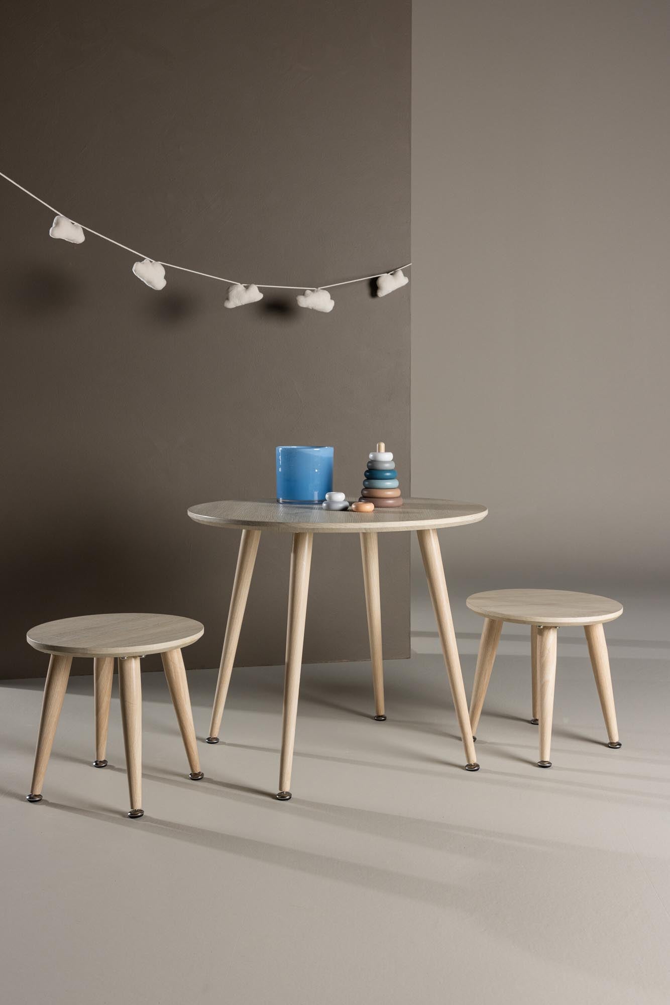 Venture Home Kindertisch: Stilvoller Spielplatz für kleine Entdecker.