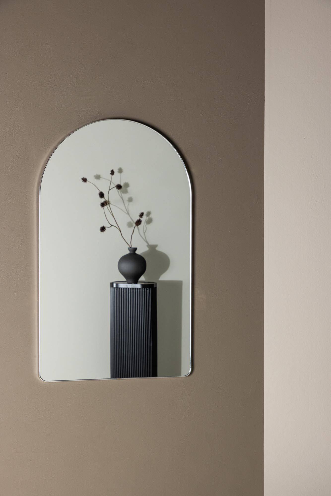 Sarasota Spiegel von Venture Home: Elegantes Design, hochwertige Materialien und klare Reflexion für jeden Raum.