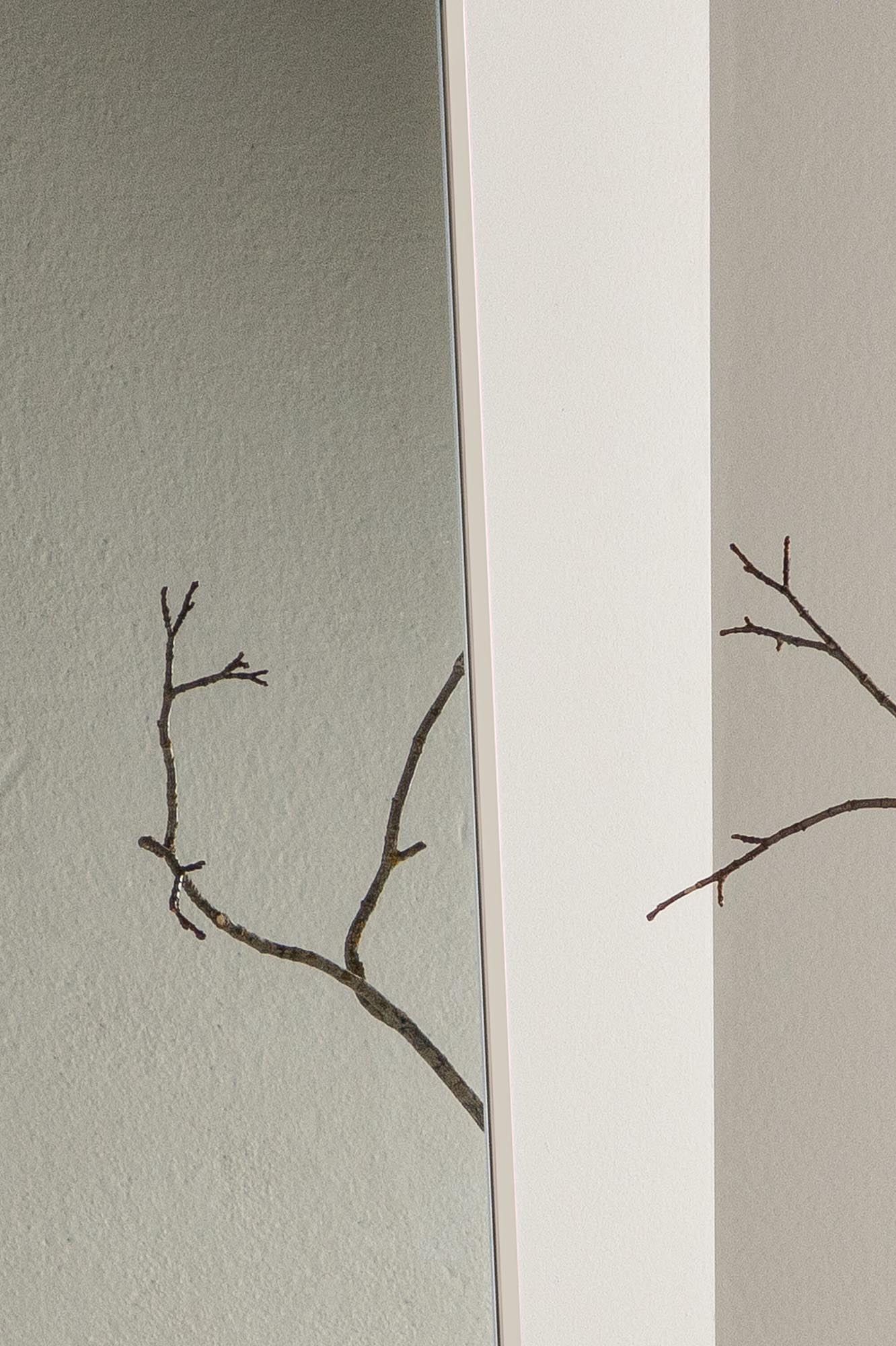 Moderner runder Spiegel Orlando Small von Venture Home, ideal für stilvolle Wohnräume, zeitloses Design.