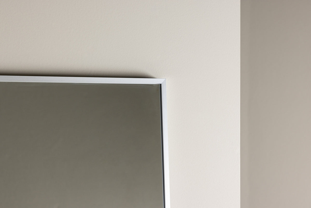 Orlando Spiegel in Silber präsentiert im Onlineshop von KAQTU Design AG. Spiegel ist von Venture Home