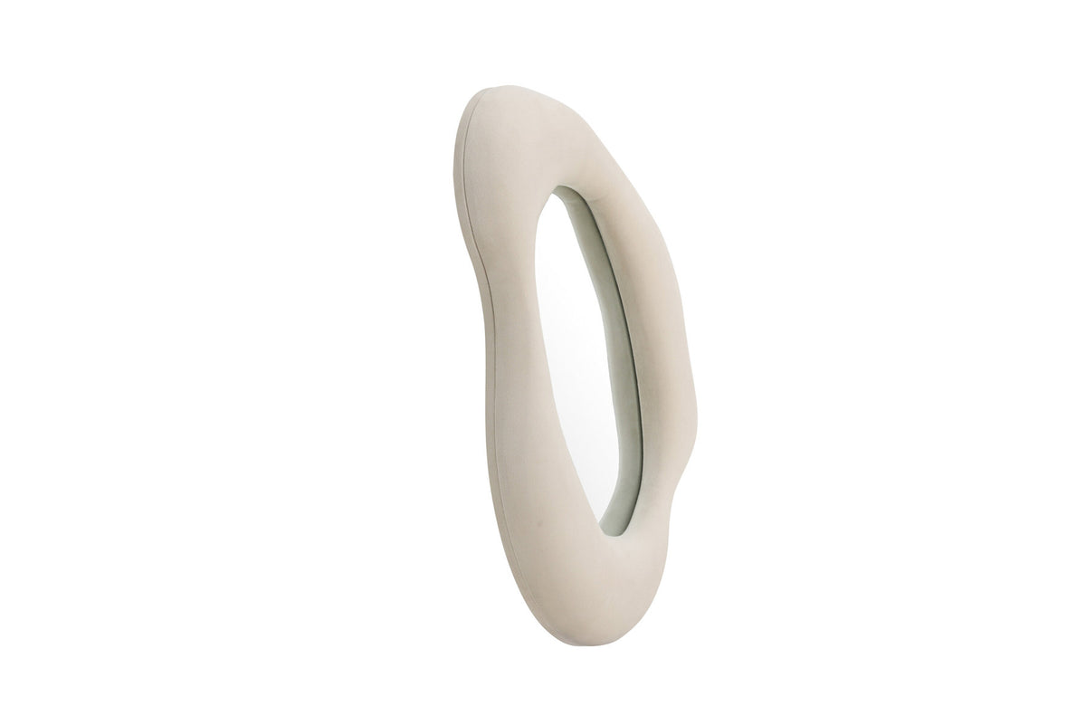 Louisville Spiegel in Beige präsentiert im Onlineshop von KAQTU Design AG. Spiegel ist von Venture Home