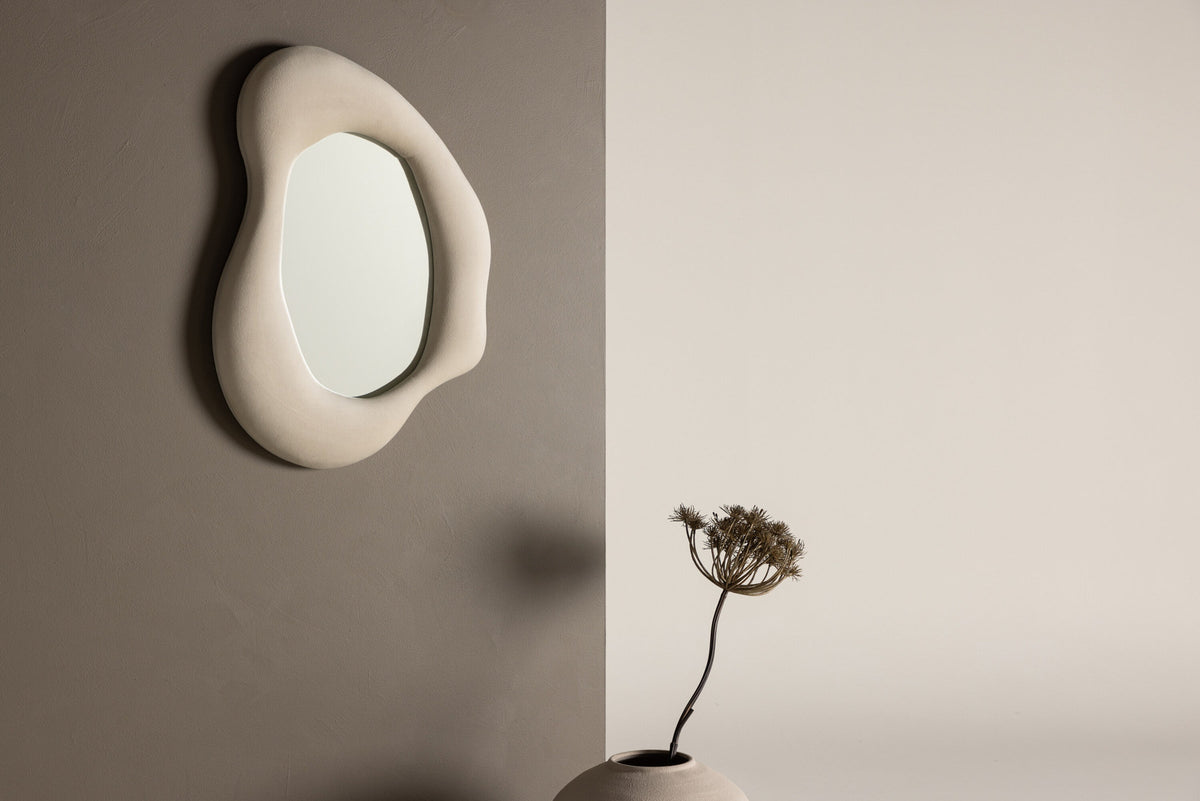 Louisville Spiegel in Beige präsentiert im Onlineshop von KAQTU Design AG. Spiegel ist von Venture Home