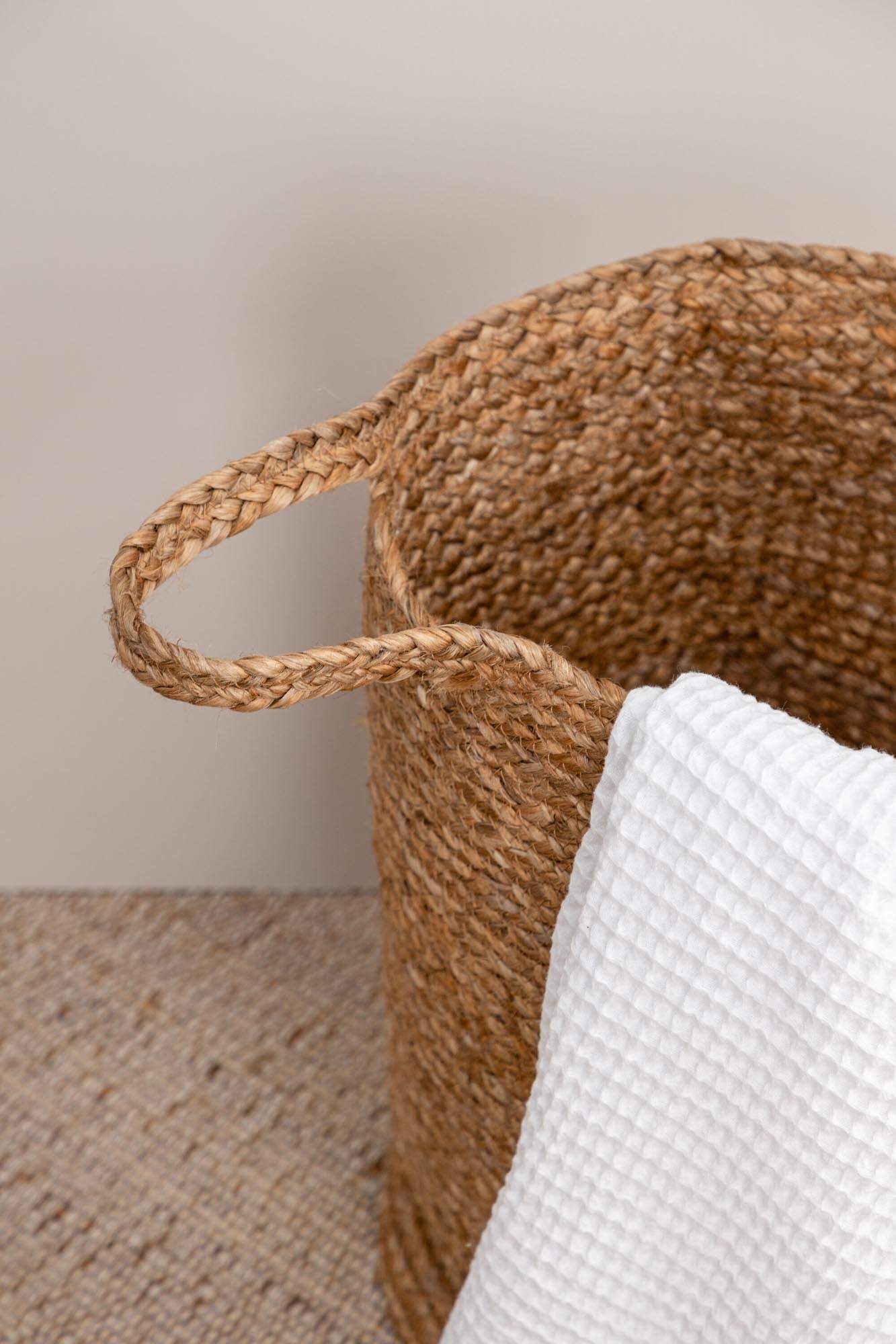 Venture Home Pune Korb: Hochwertiger Jutekorb für stilvolle Aufbewahrung und umweltfreundliche Lösungen in jedem Raum.