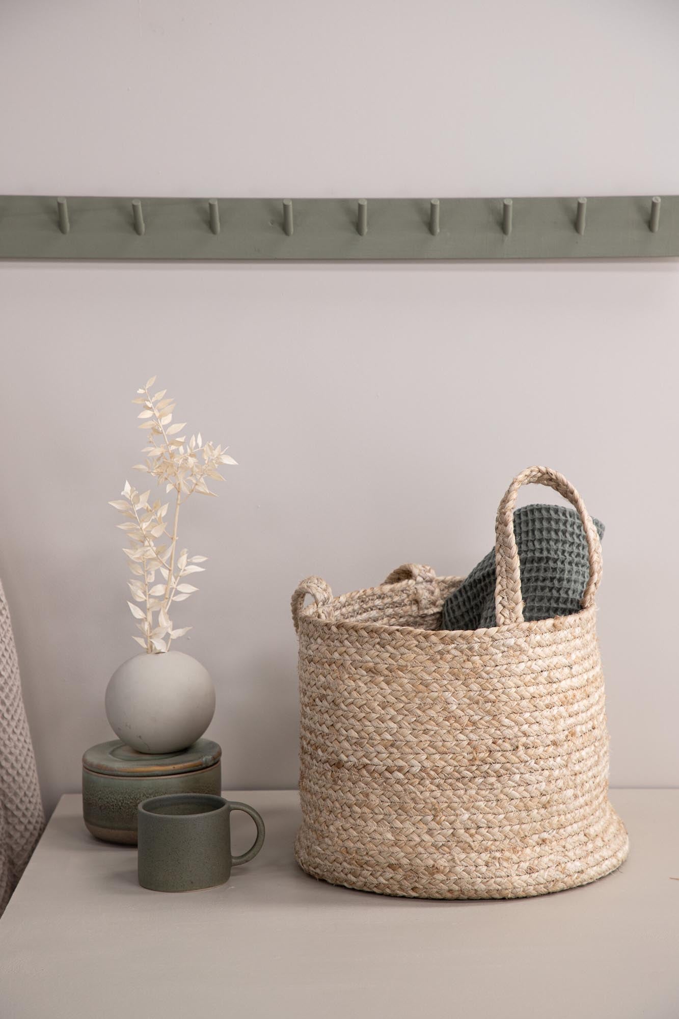 Bhopal Korb von Venture Home: Rustikaler Jutekorb für kreative Aufbewahrung und stilvolle Akzente in jedem Raum.