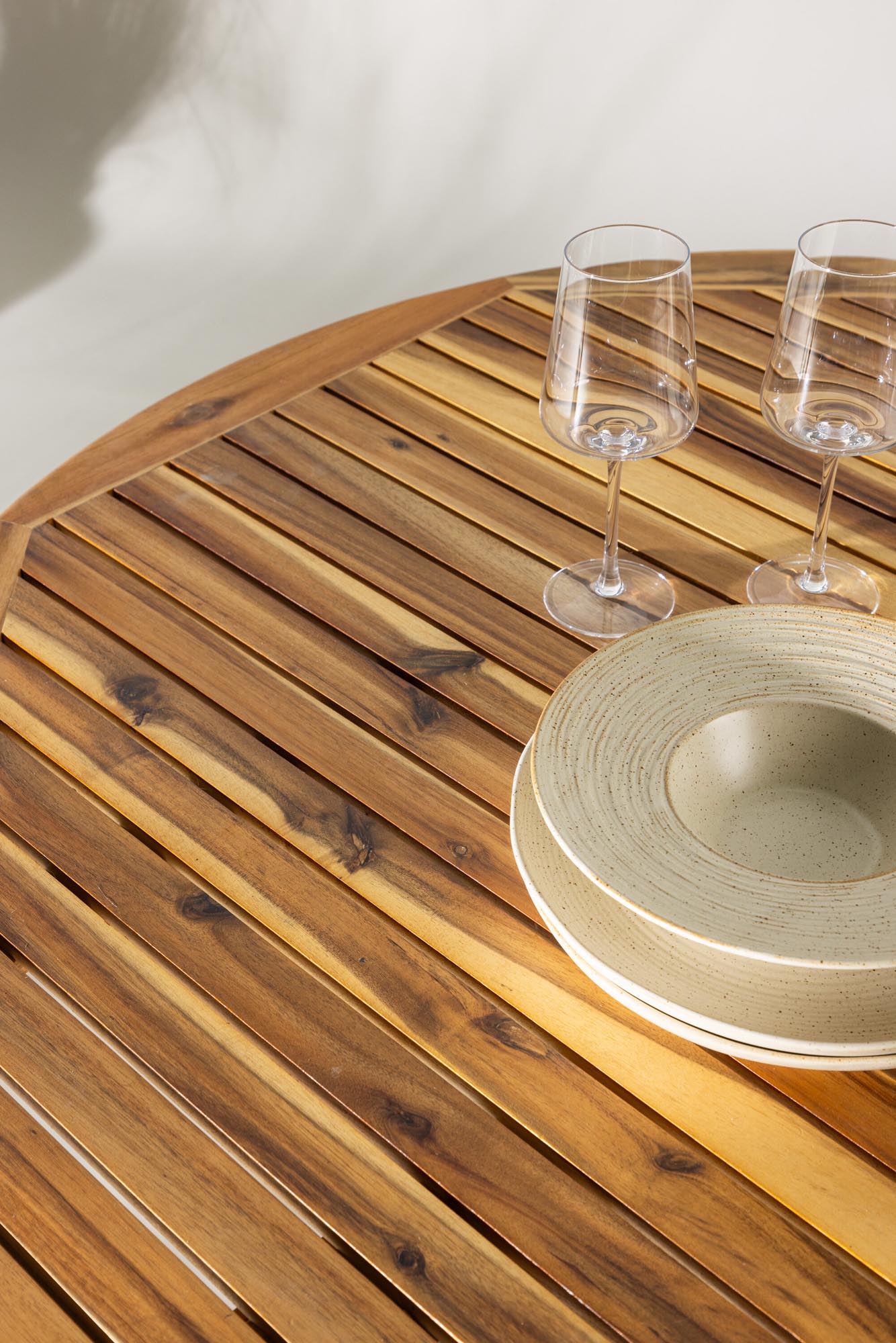 Lumpur Esstisch: Eleganz und Funktionalität für Ihren Aussenbereich.