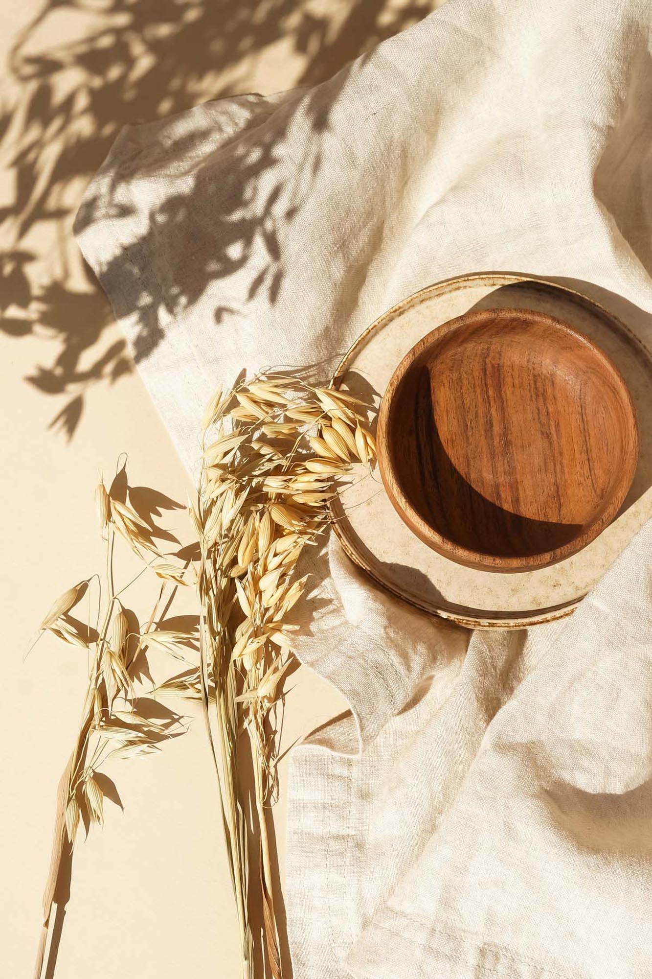 Kunstvolles Poster 'Brown Bowl' von Venture Home für moderne Räume.