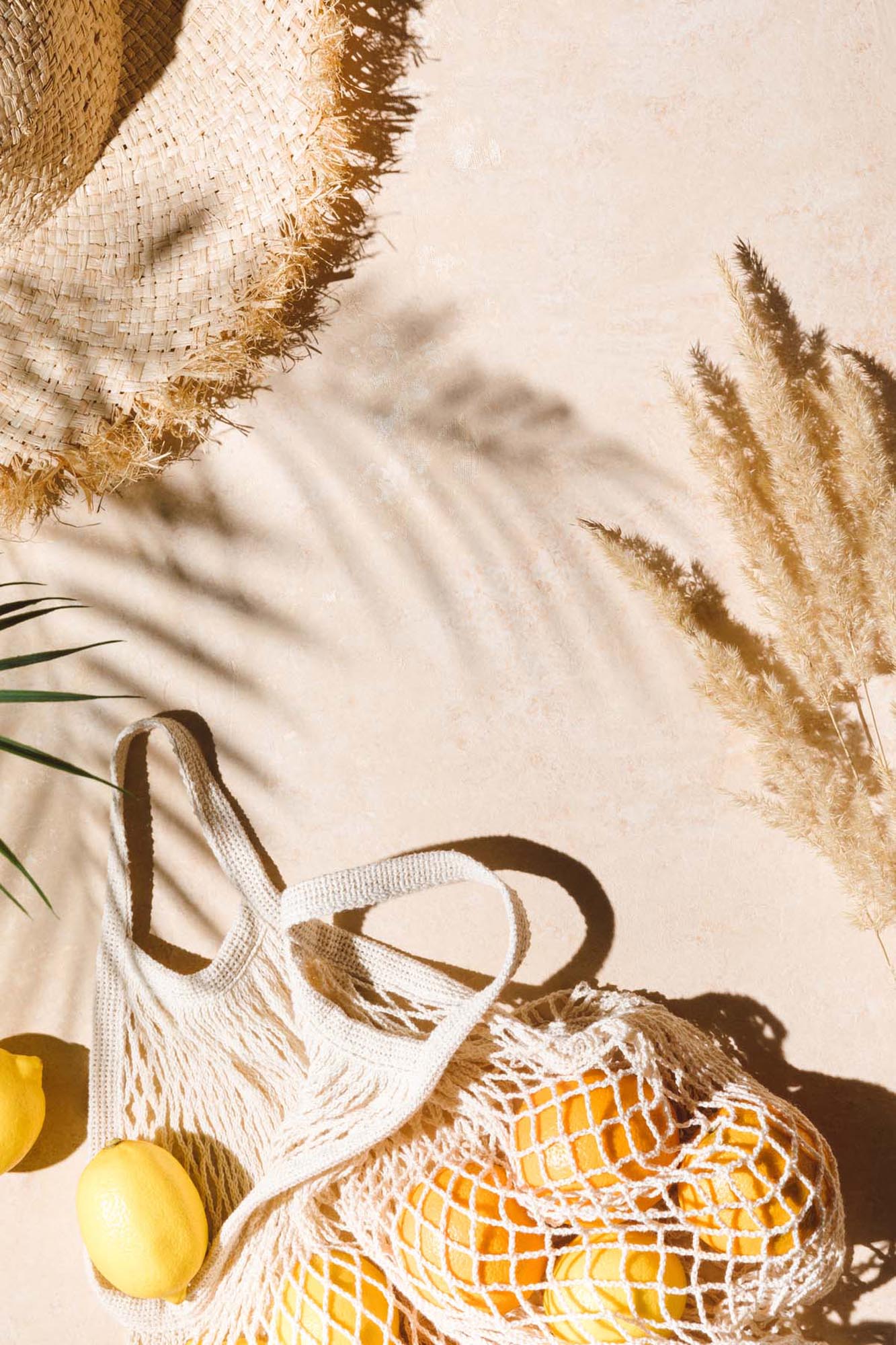 Entdecken Sie das Beach Poster V2 von Venture Home – ein lebendiges Sommermotiv für Ihr Zuhause, ideal für jeden Raum und langlebig.