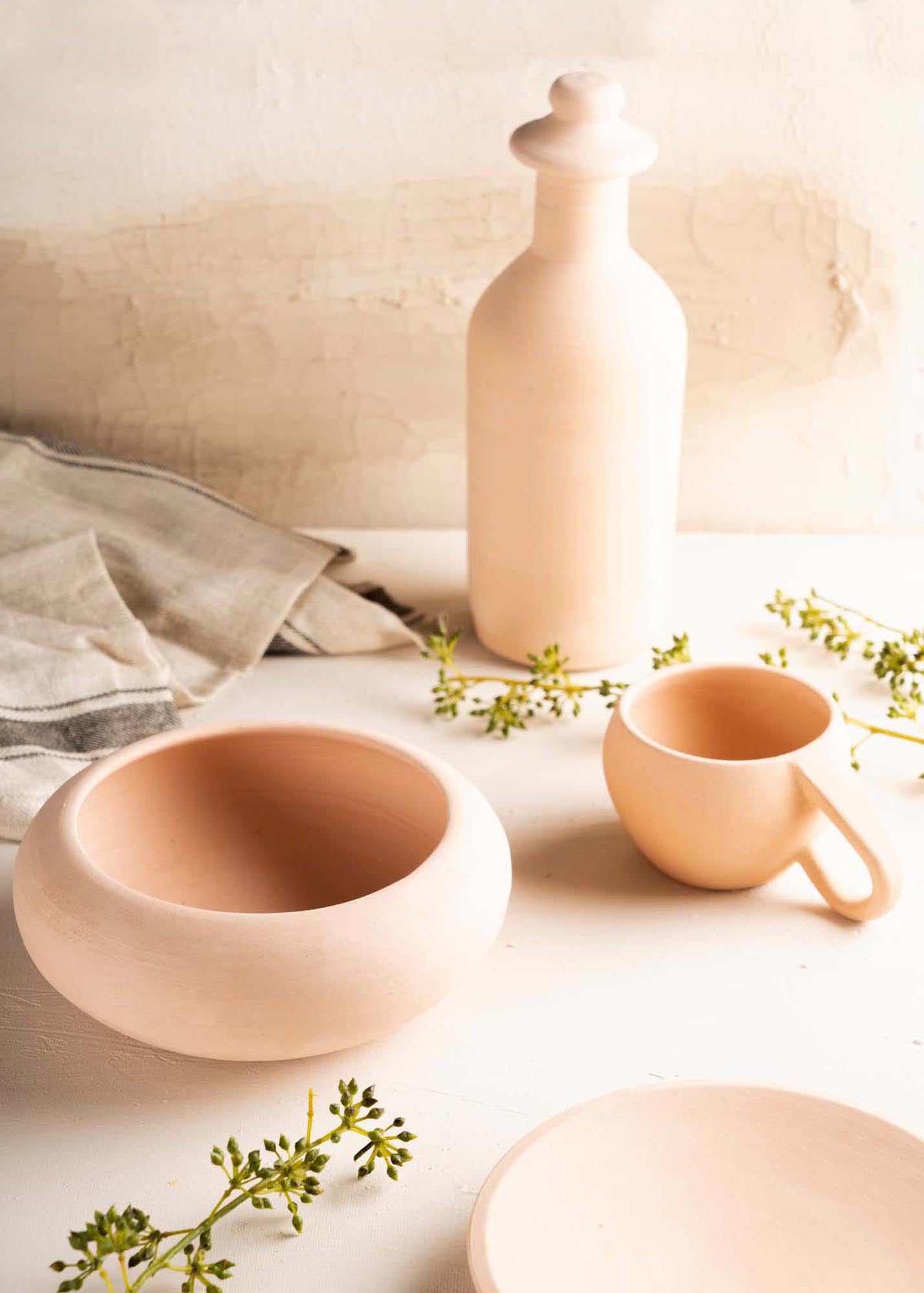 Entdecken Sie das Keramik Poster von Venture Home: Hochwertige Materialien, Farbbrillanz und einladende Atmosphäre für Ihr Zuhause.