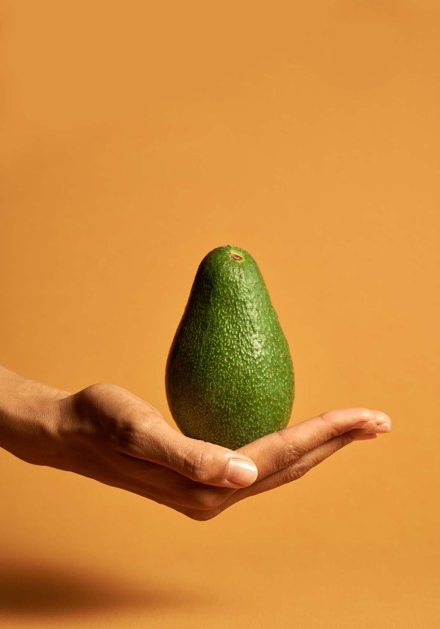 Entdecken Sie das lebendige Avocado Poster von Venture Home – ein Kunstwerk, das Frische und Lebensfreude in Ihr Zuhause bringt!