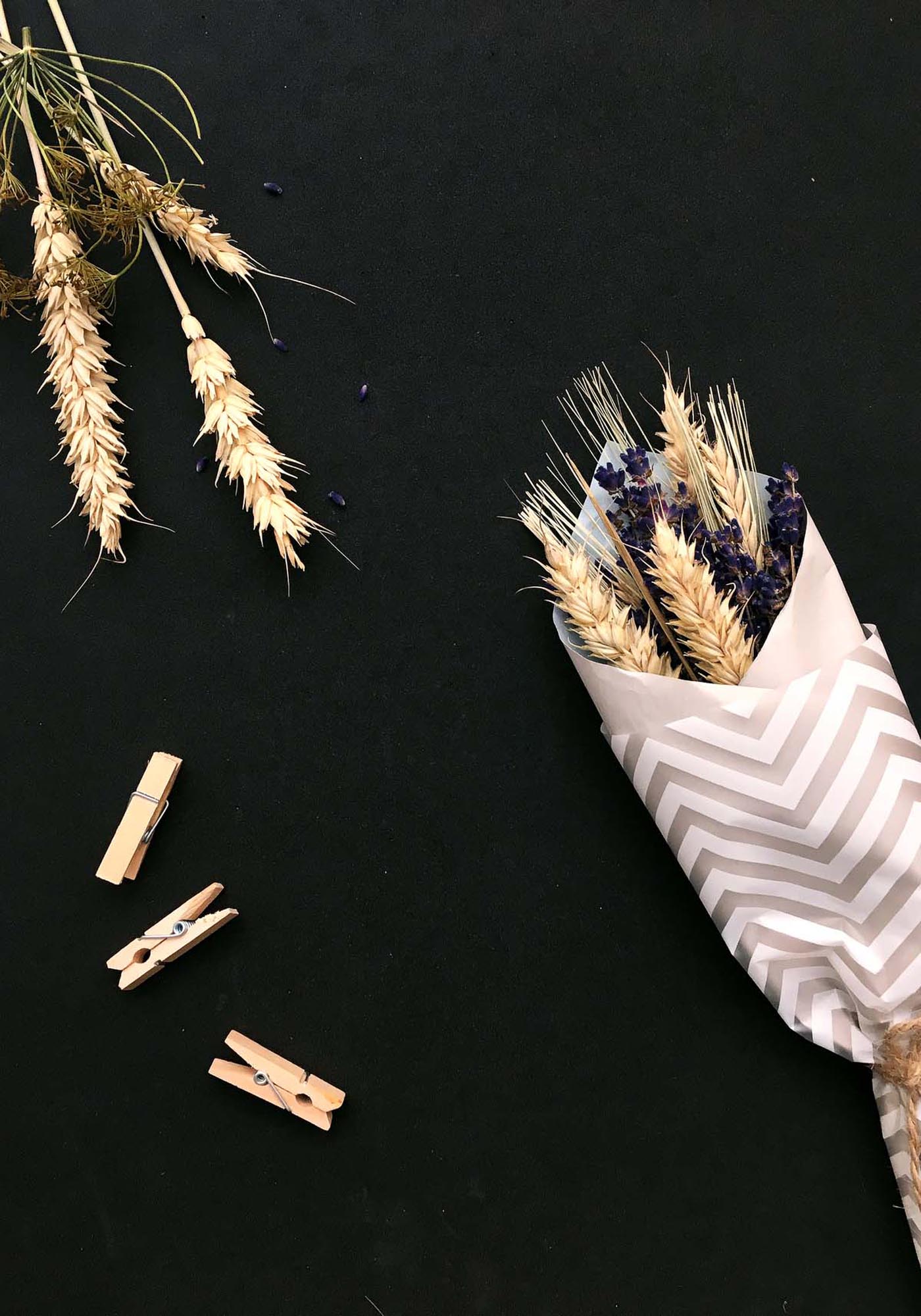 Stilvolles Blumenposter von Venture Home für moderne Wohnräume.