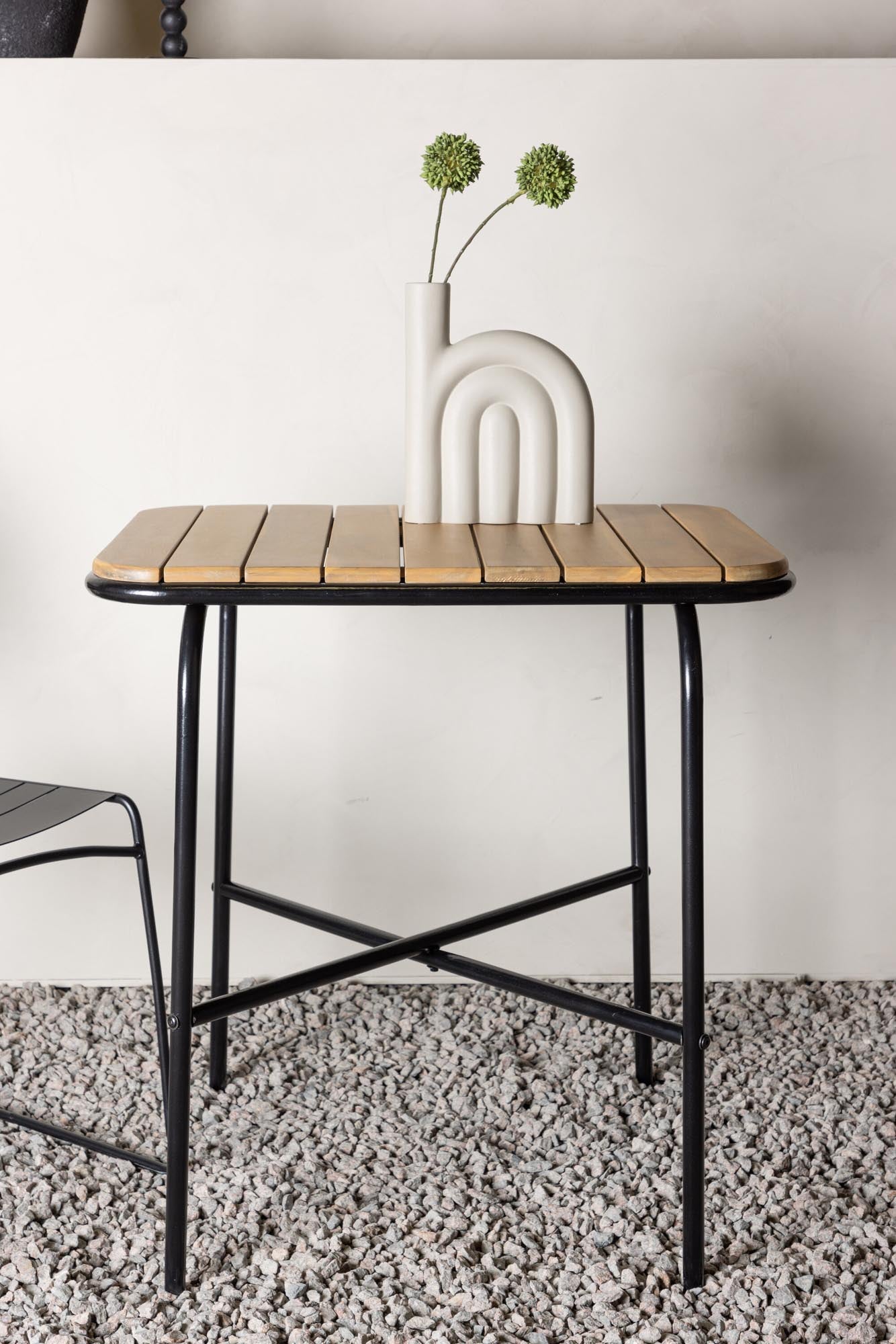 Stilvoller Holmbeck Outdoor Tisch von Venture Home für Gartenfreunde.