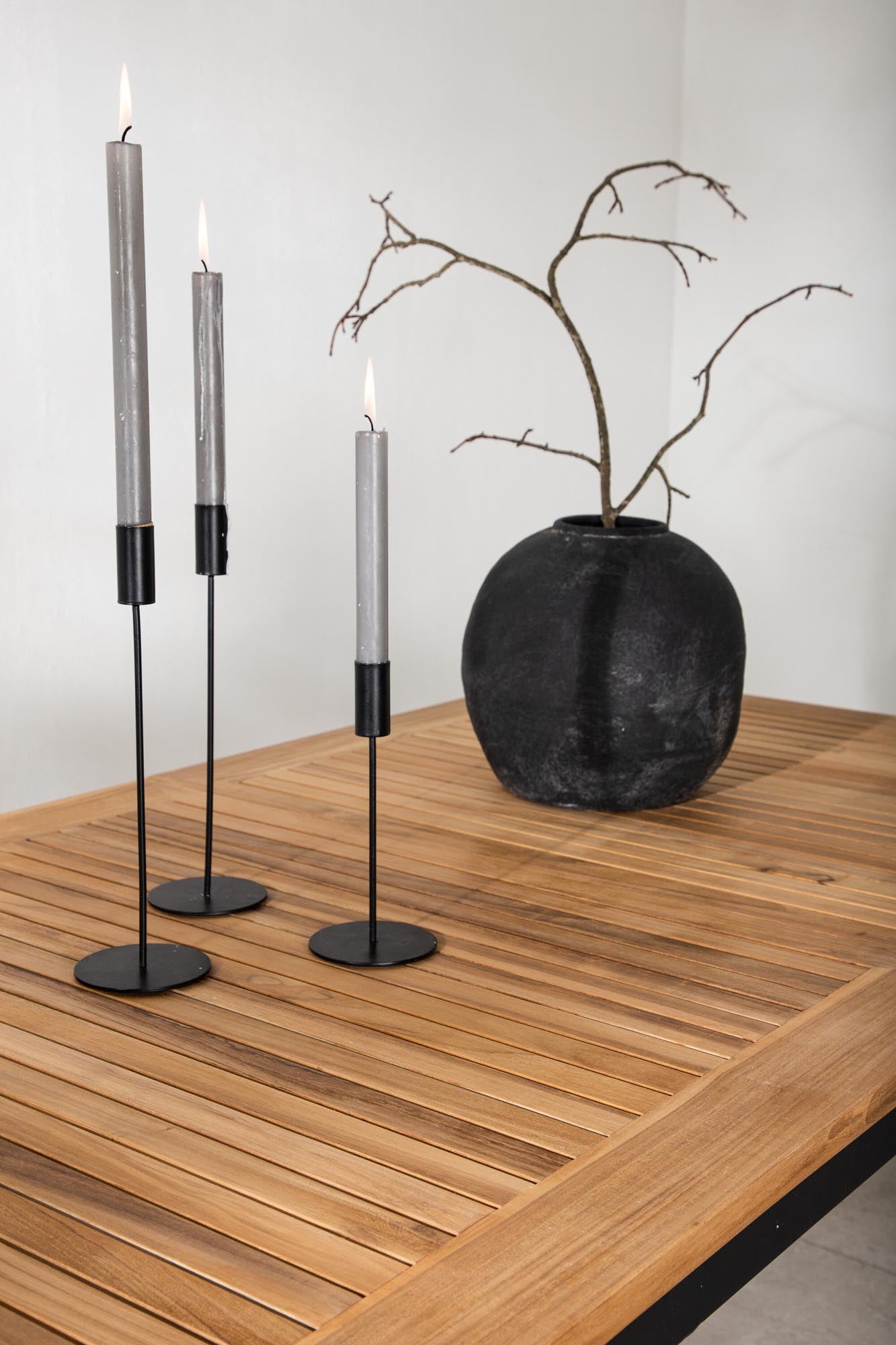 Moderner, ausziehbarer Panama Gartentisch von Venture Home, ideal für stilvolle Aussenbereiche und gesellige Anlässe.