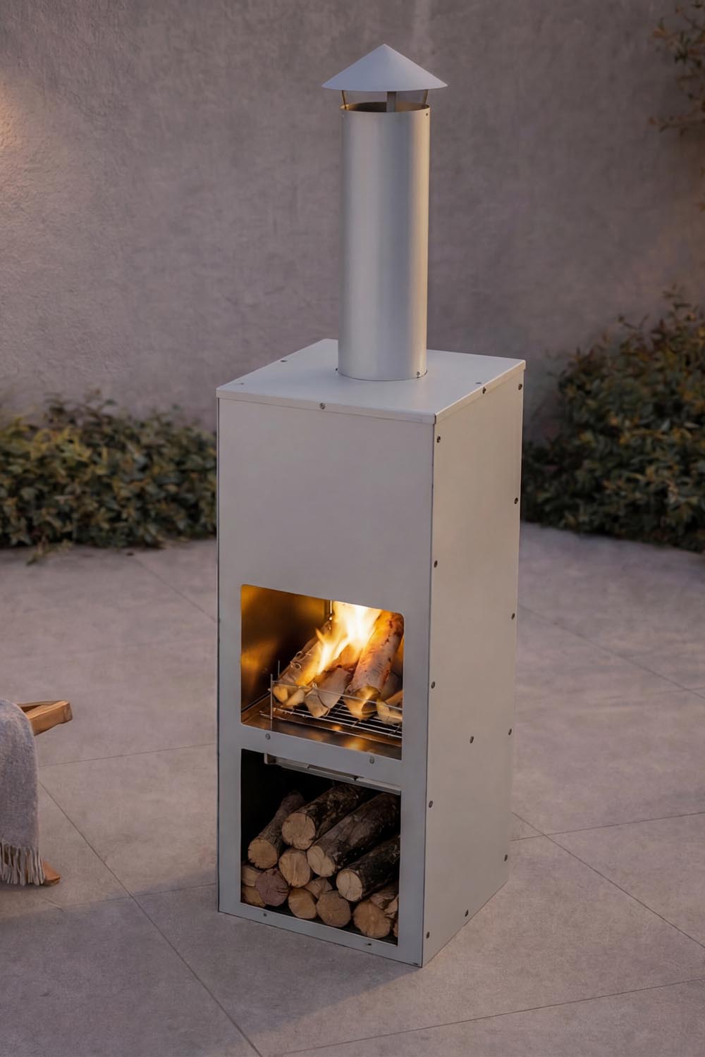 Makarima Feuerpit in Silber präsentiert im Onlineshop von KAQTU Design AG. Feuerschale ist von Venture Home