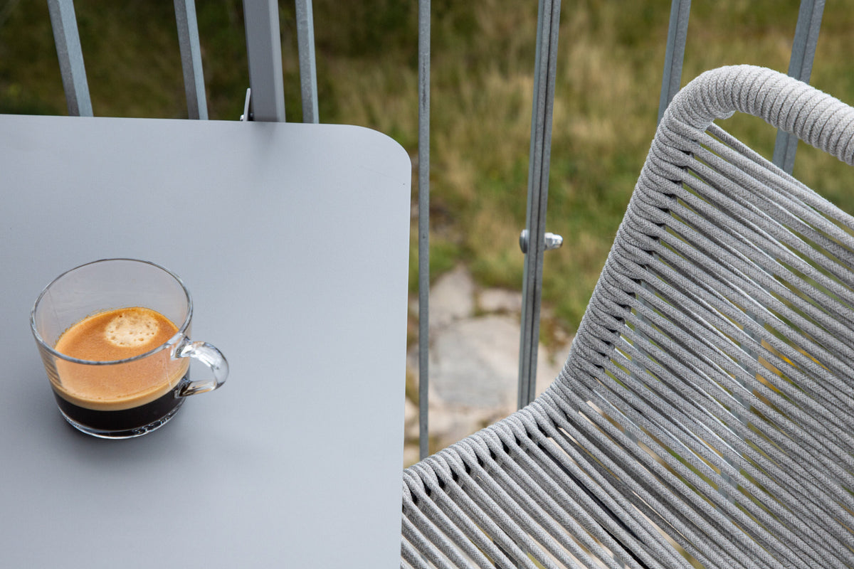 Nettan Barstuhl Outdoor in Hellgrau präsentiert im Onlineshop von KAQTU Design AG. Outdoor-Barstuhl ist von Venture Home