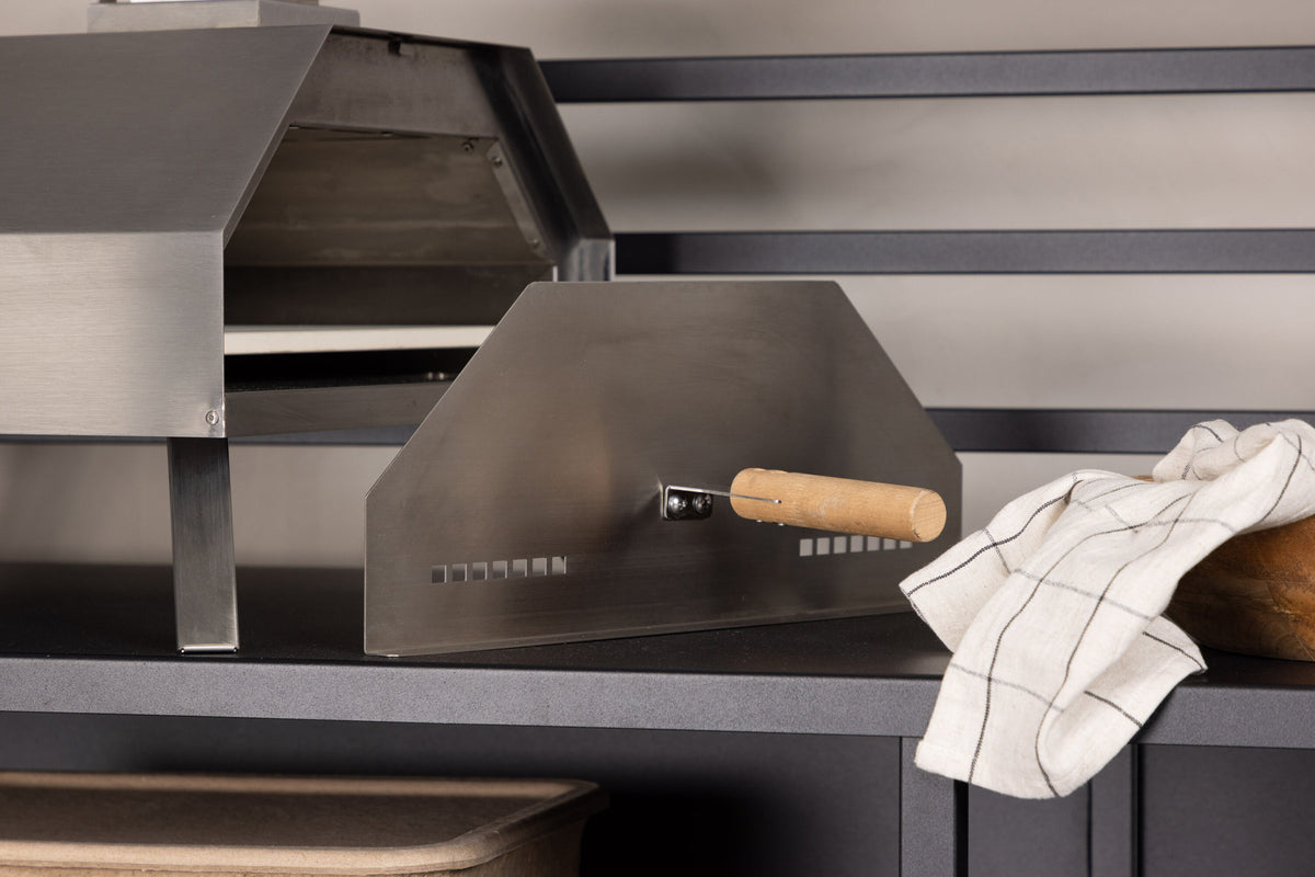 Hamnå Pizzaofen in Silber präsentiert im Onlineshop von KAQTU Design AG. Pizza ist von Venture Home