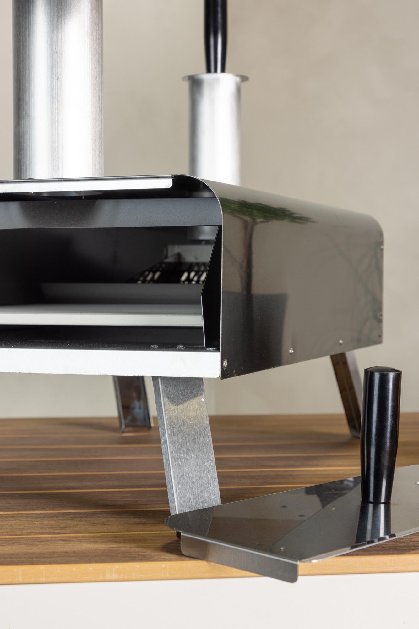 Entdecken Sie den Digos Pizzaofen von Venture Home – robust, platzsparend und perfekt für unvergessliche Pizzagenüsse im Freien!