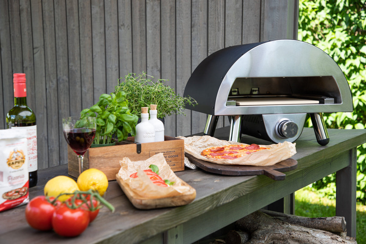 Sentosa Pizzaugn in Schwarz präsentiert im Onlineshop von KAQTU Design AG. Pizza ist von Venture Home