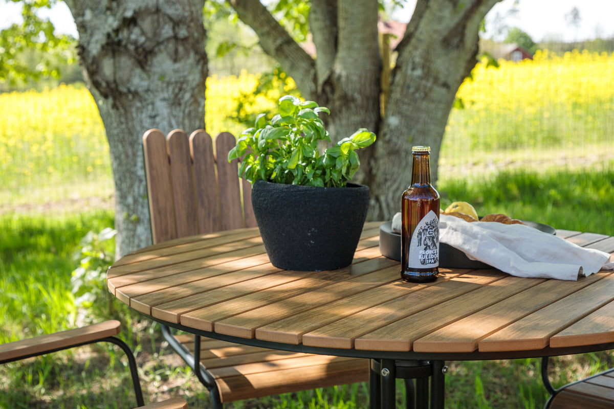 Holmsund Outdoor-Tischset ⌀100cm/4St. in Natur präsentiert im Onlineshop von KAQTU Design AG. Gartentischset ist von Venture Home