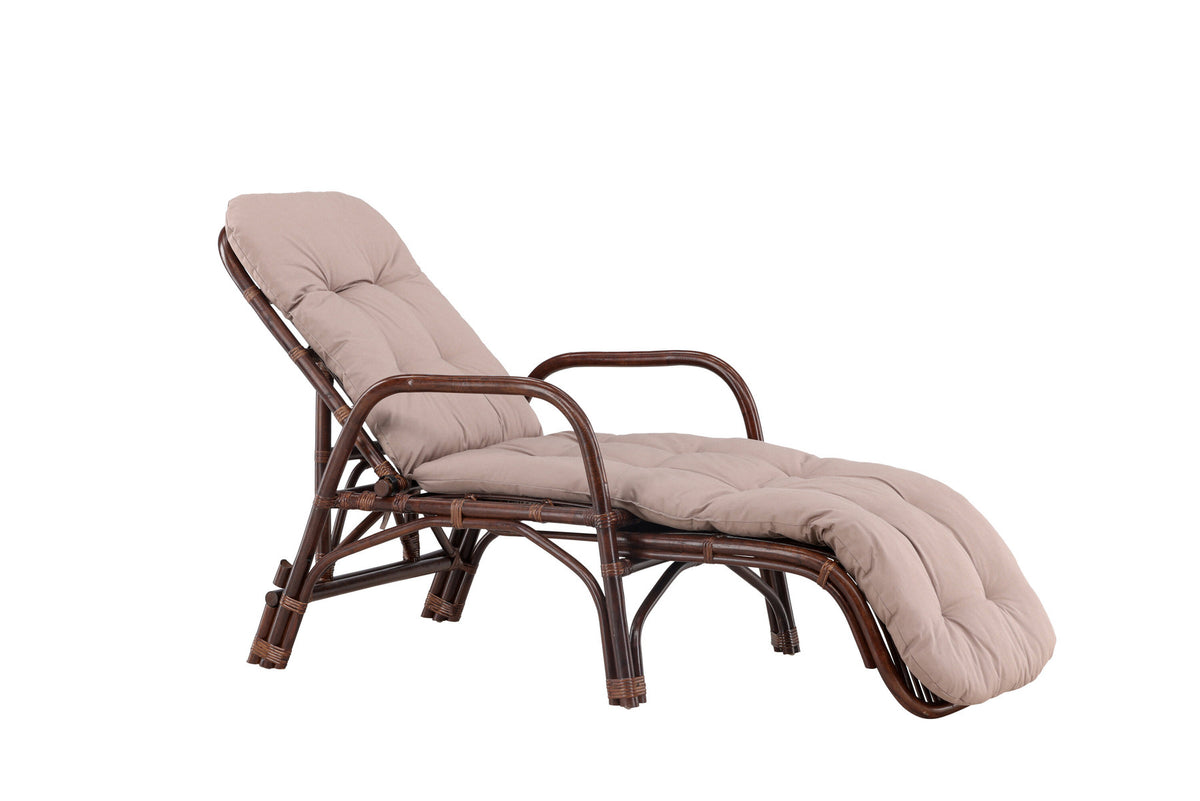 Nella Sonnenliege in Dunkles Walnussholz präsentiert im Onlineshop von KAQTU Design AG. Liegestuhl ist von Venture Home
