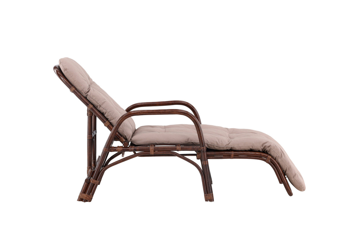 Nella Sonnenliege in Dunkles Walnussholz präsentiert im Onlineshop von KAQTU Design AG. Liegestuhl ist von Venture Home