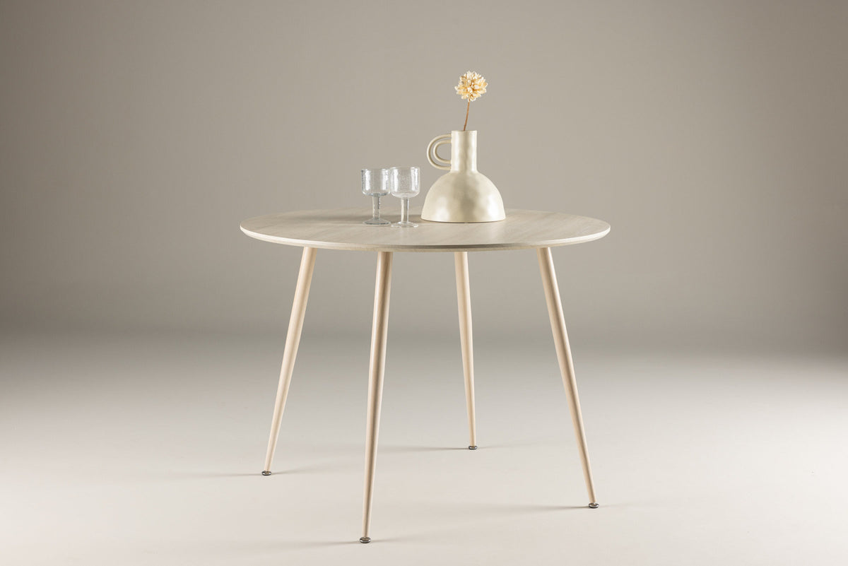 Plaza Tisch in Tünchen präsentiert im Onlineshop von KAQTU Design AG. Esstisch ist von Venture Home