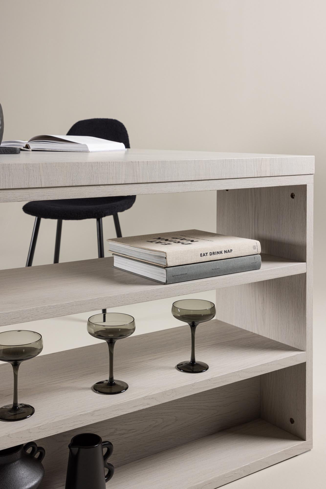 Mika Esstisch: Modernes Design für gesellige Runden zu Hause.