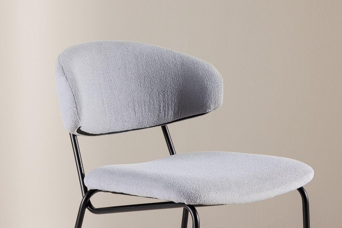 Chico Esszimmerstuhl in Blau präsentiert im Onlineshop von KAQTU Design AG. Schalenstuhl ist von Venture Home