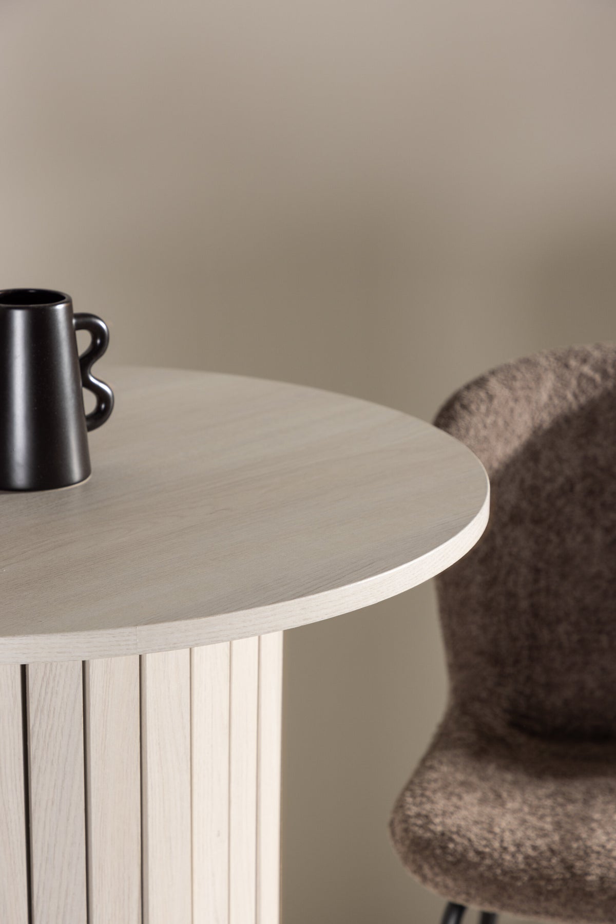 Härön Bartisch in Tünchen präsentiert im Onlineshop von KAQTU Design AG. Hochtisch ist von Venture Home