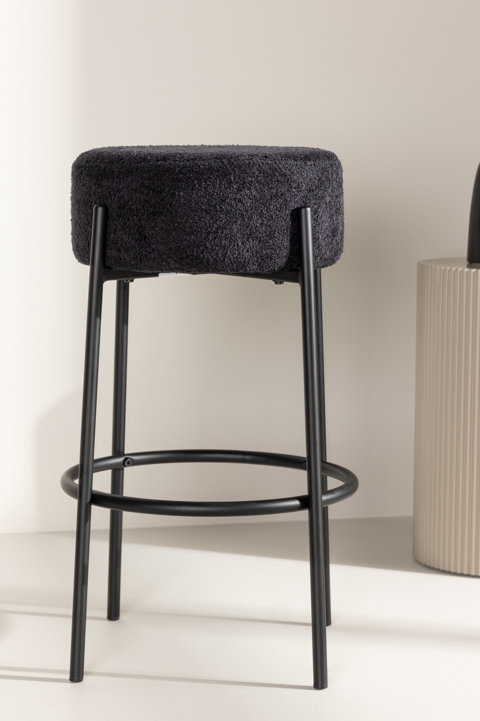 Tucson Barstuhl in Schwarz präsentiert im Onlineshop von KAQTU Design AG. Barstuhl ist von Venture Home
