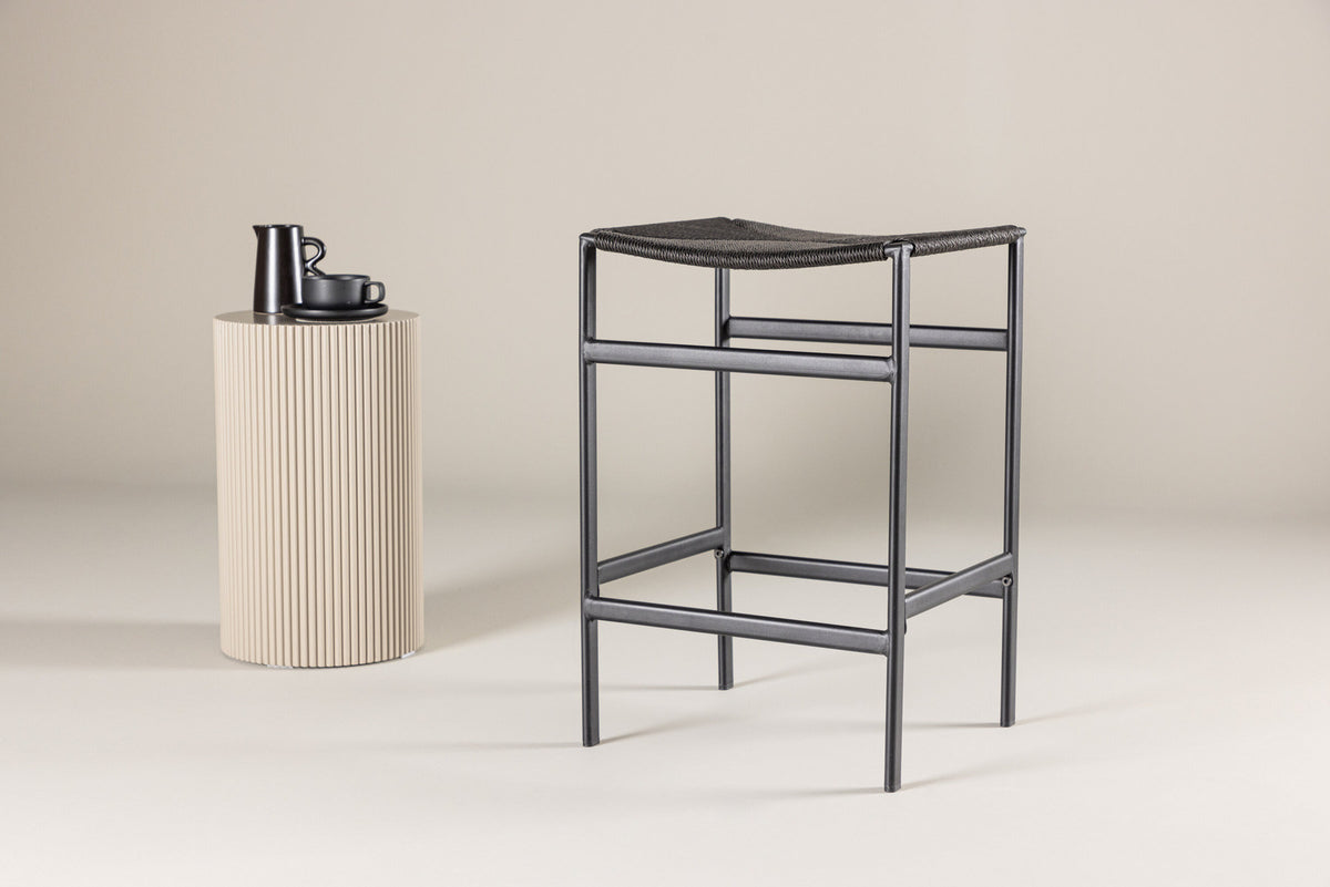 Polly Barstuhl in Schwarz präsentiert im Onlineshop von KAQTU Design AG. Barstuhl ist von Venture Home