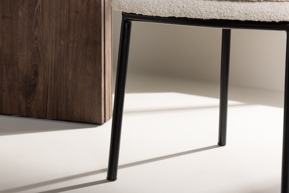 Agnes Esszimmerstuhl in Schwarz-Weiss präsentiert im Onlineshop von KAQTU Design AG. Schalenstuhl ist von Venture Home