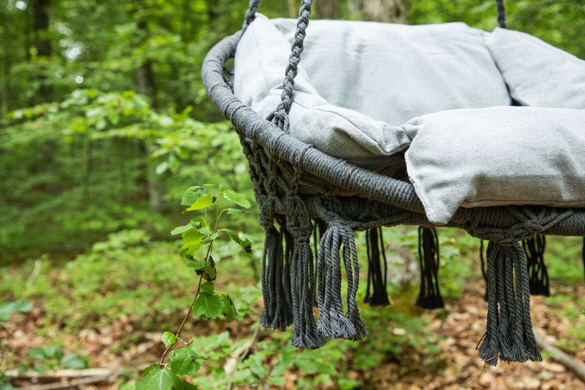 Hamtic Hollywoodschaukel in Grau präsentiert im Onlineshop von KAQTU Design AG. Schaukel Outdoor ist von Venture Home