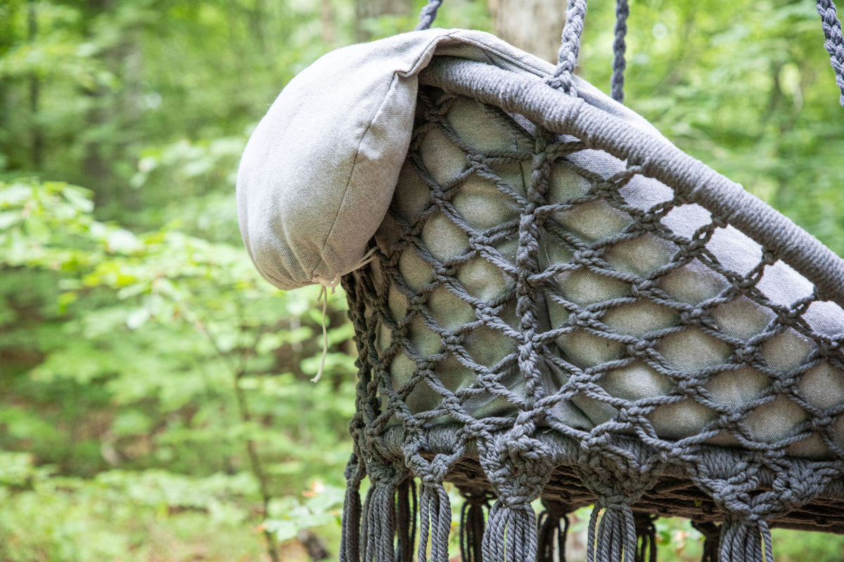 Hamtic Hollywoodschaukel in Grau präsentiert im Onlineshop von KAQTU Design AG. Schaukel Outdoor ist von Venture Home