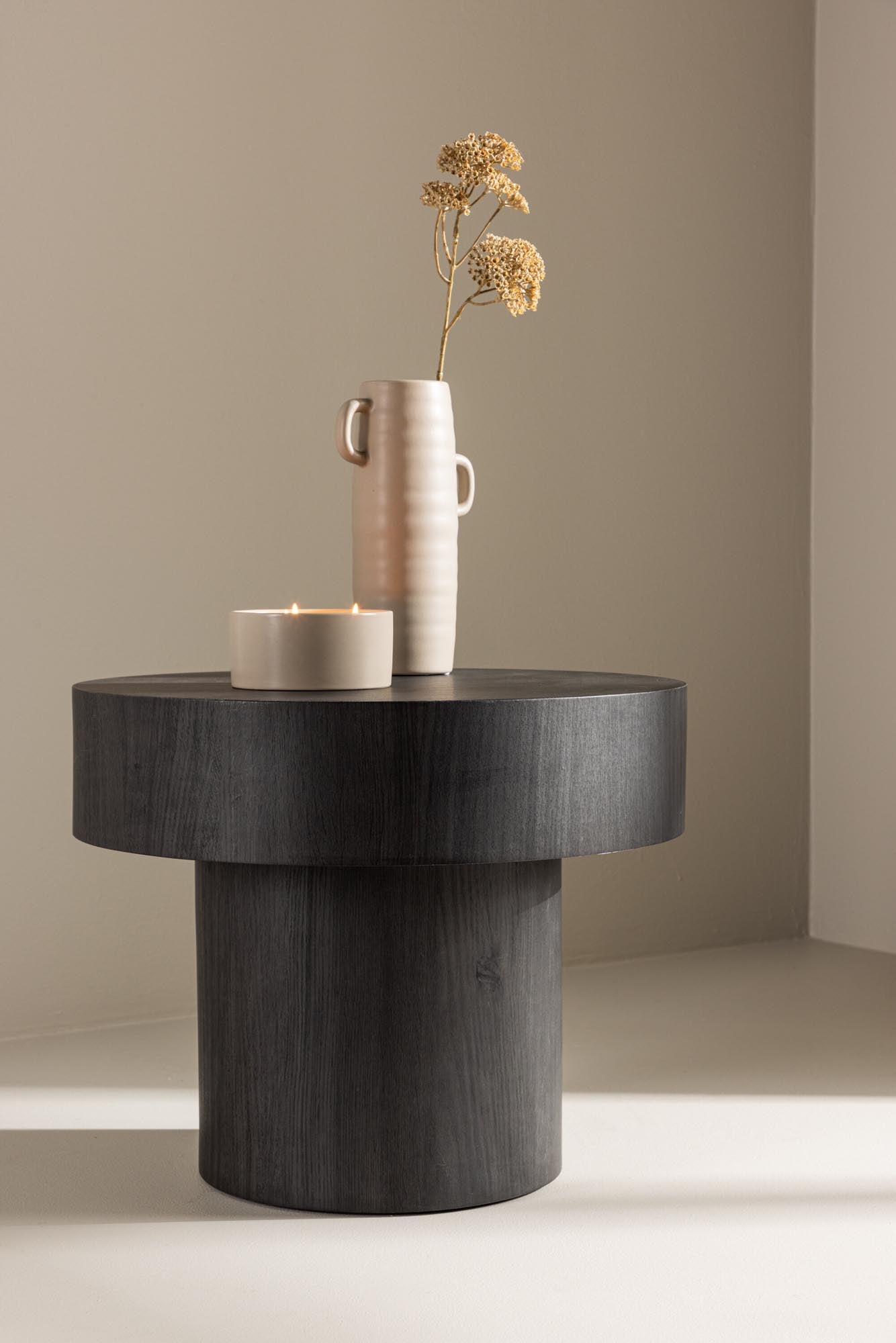 Vind Malung Tisch: Stilvolles Highlight für zeitgemässe Wohnräume.