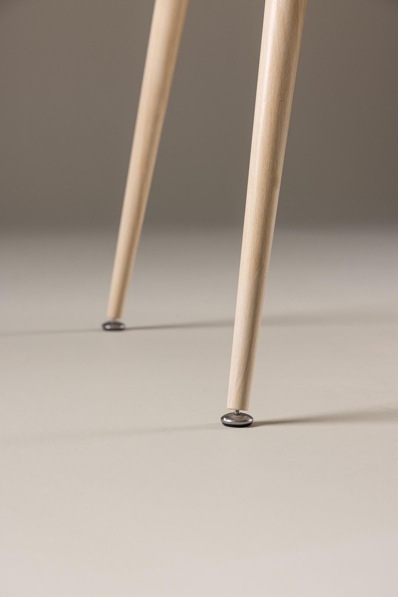 Eleganter Plaza Sofatisch von Venture Home für modernes Wohnen.