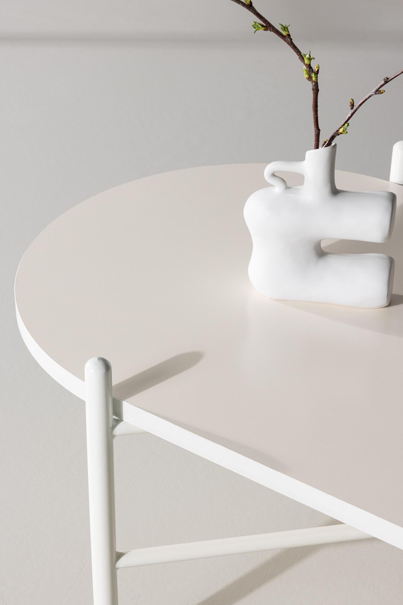 Pueblo Sofatisch von Venture Home: Zeitloses Design in Beige.