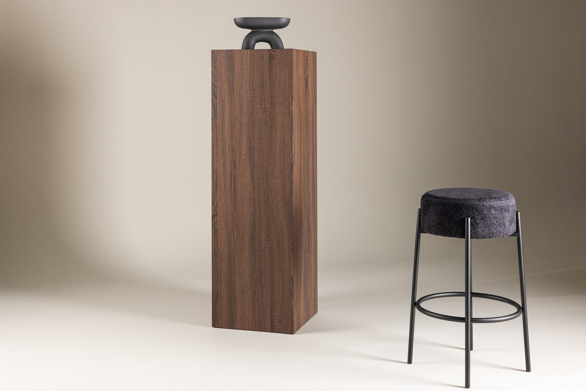 Ramsvik Sockel in Braun präsentiert im Onlineshop von KAQTU Design AG. Beistelltisch ist von Vind