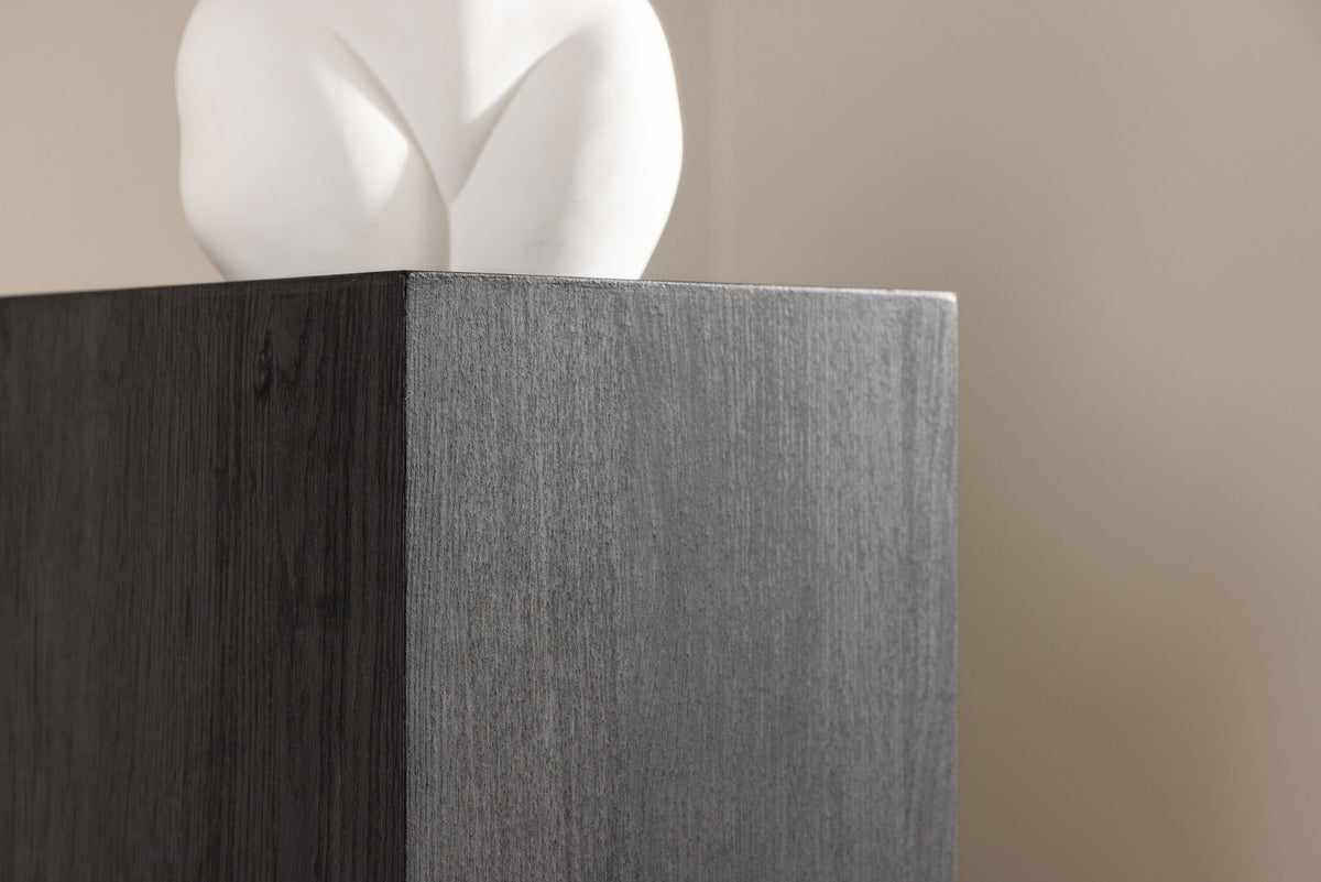 Ramsvik Sockel in Schwarz präsentiert im Onlineshop von KAQTU Design AG. Beistelltisch ist von Vind