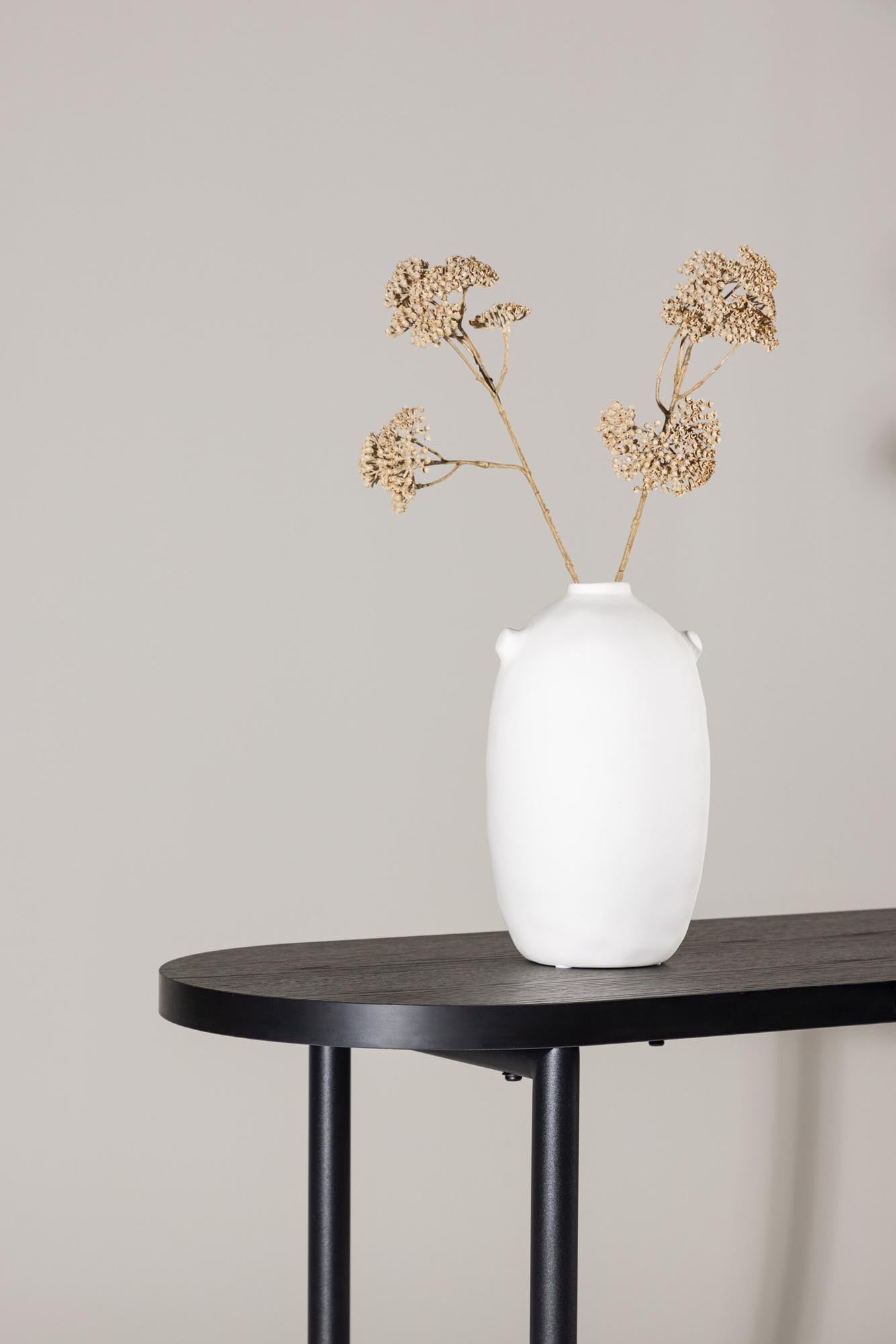 Moderner Skate Beistelltisch von Venture Home in elegantem Schwarz.