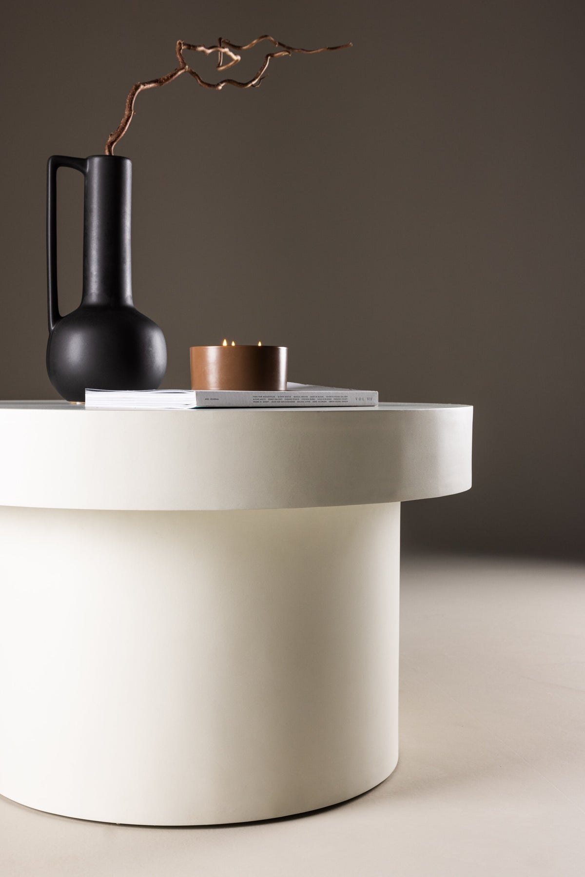 Malung Sofatisch in Weiss präsentiert im Onlineshop von KAQTU Design AG. Beistelltisch ist von Venture Home