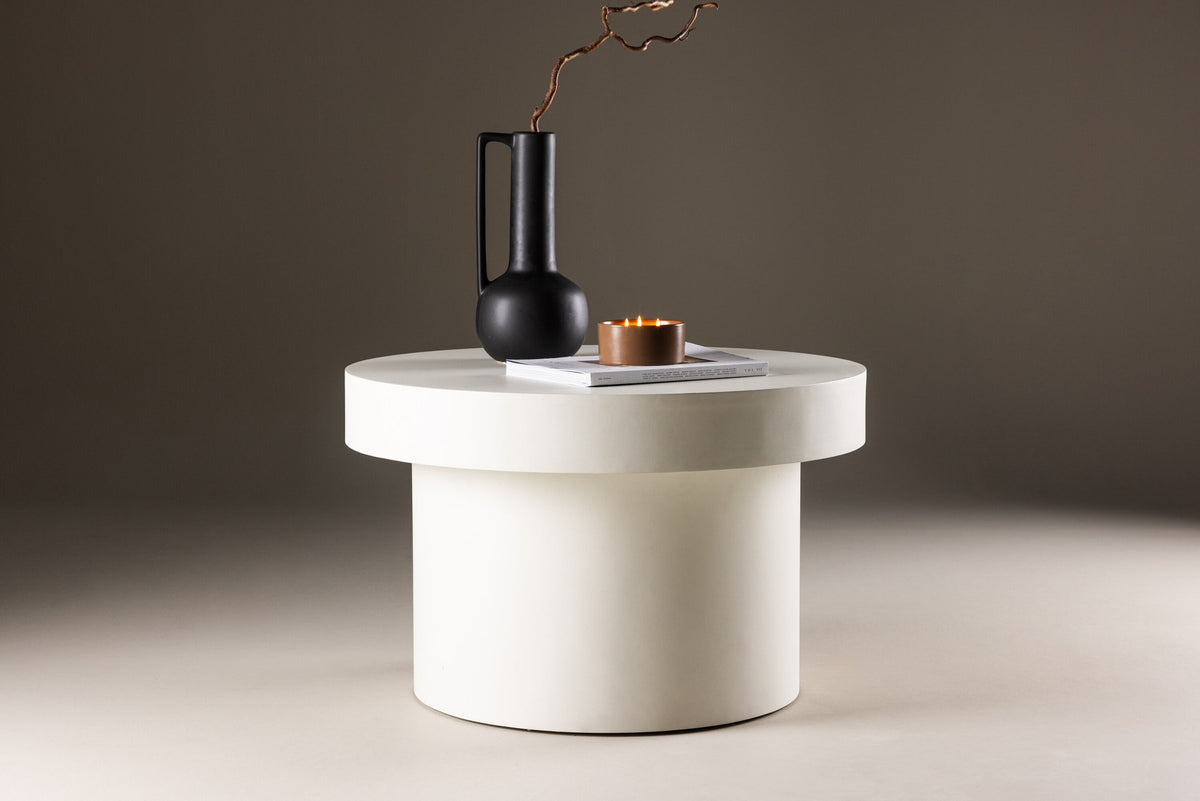 Malung Sofatisch in Weiss präsentiert im Onlineshop von KAQTU Design AG. Beistelltisch ist von Venture Home