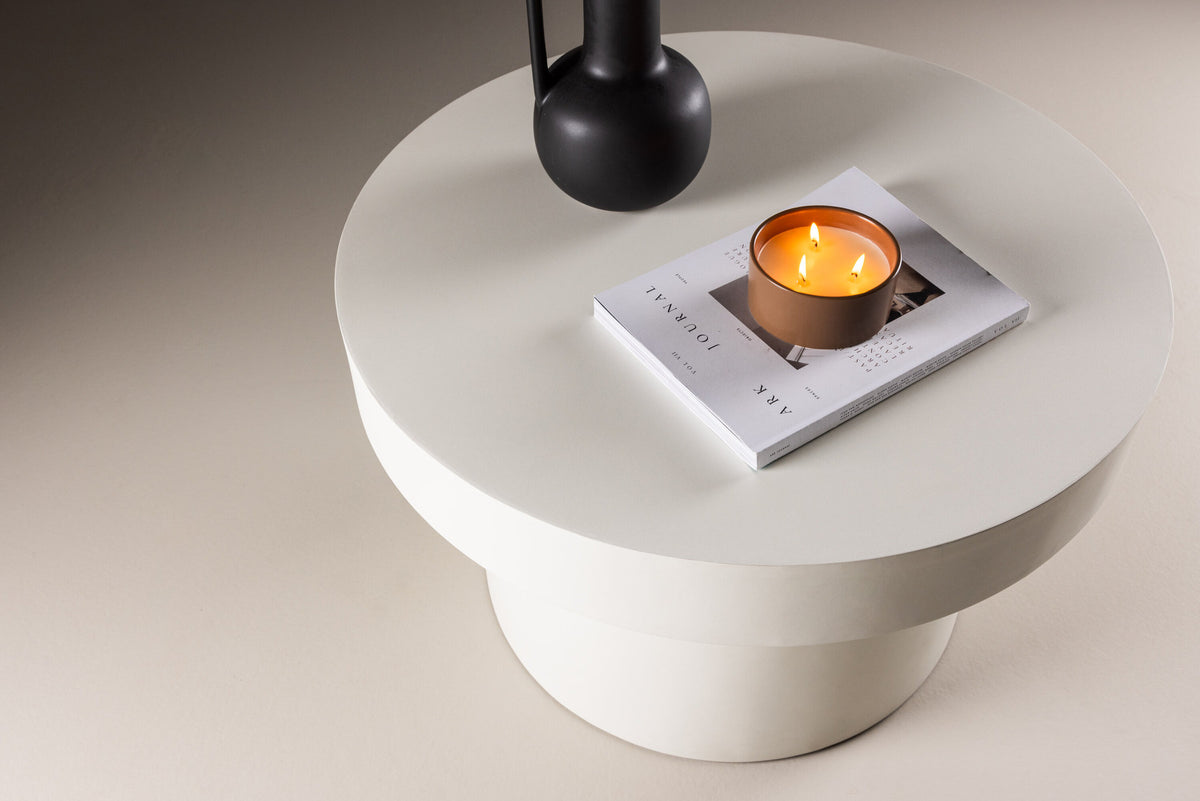Malung Sofatisch in Weiss präsentiert im Onlineshop von KAQTU Design AG. Beistelltisch ist von Venture Home